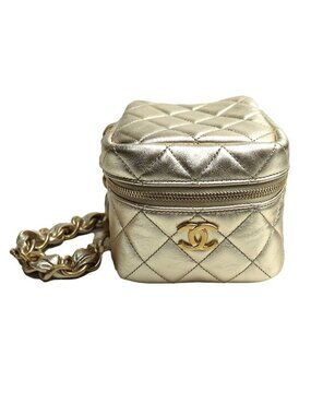 Chanel Quilted Chain Clutch Bag Gold Ap2803
